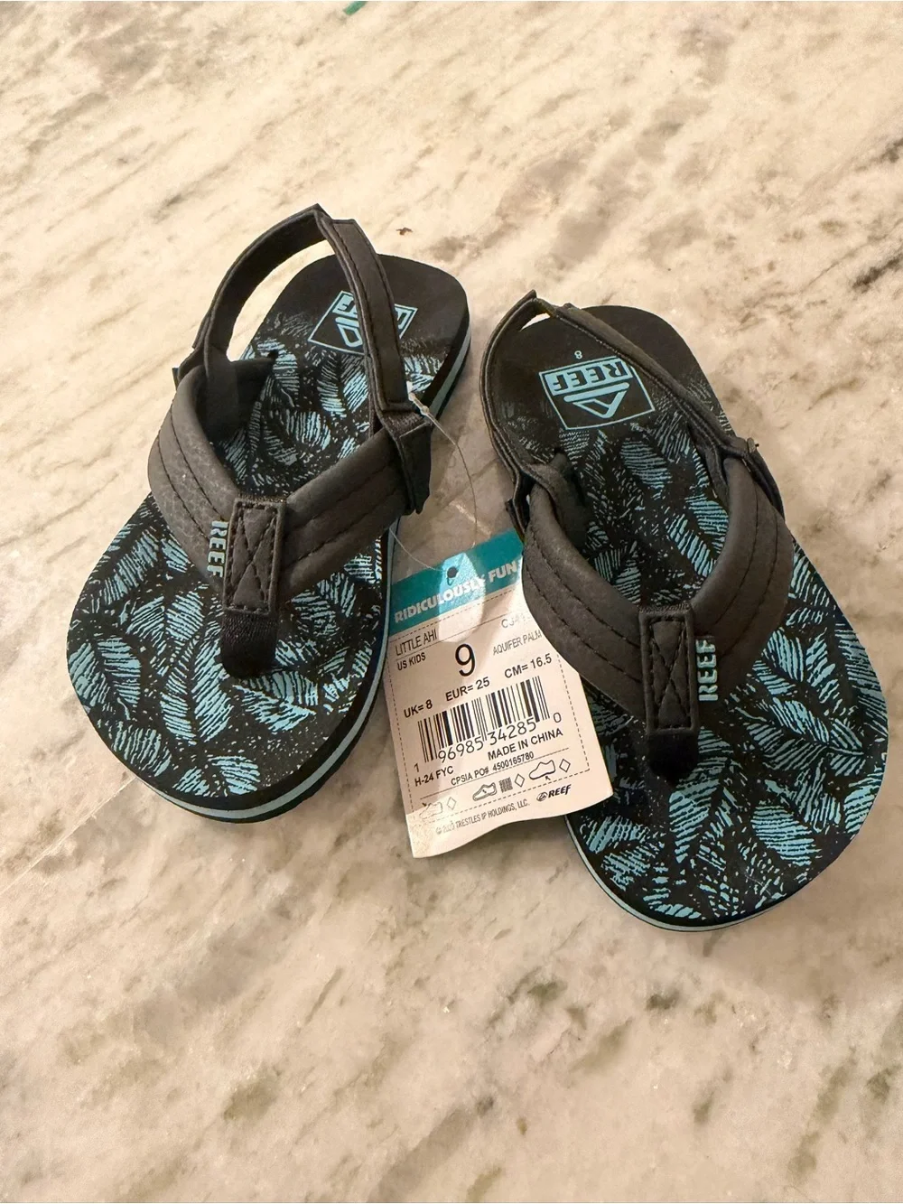 Reef Kids Black & Teal Patterned Flip Flop Sandals